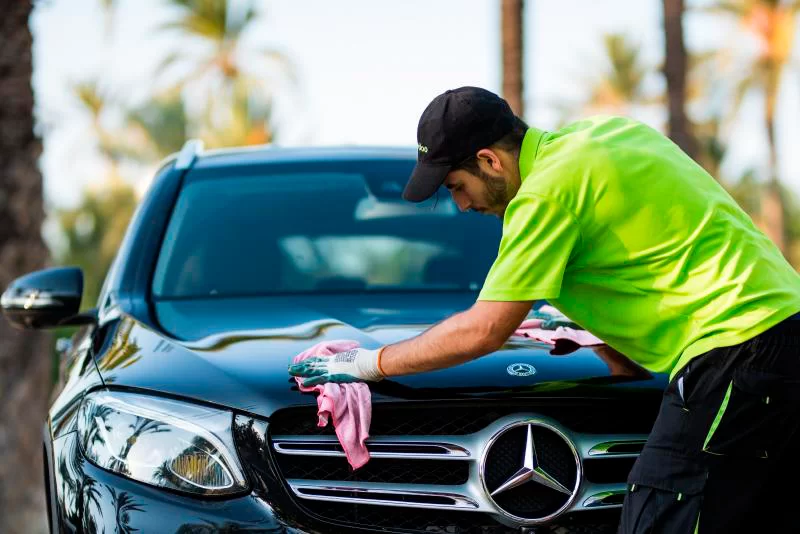 Limpieza-coche-a-domicilio-Barcelona-precio-hora-barato-económico.png