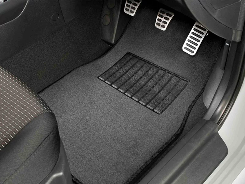 Limpieza-de-techo-y-alfombras-coche.jpg